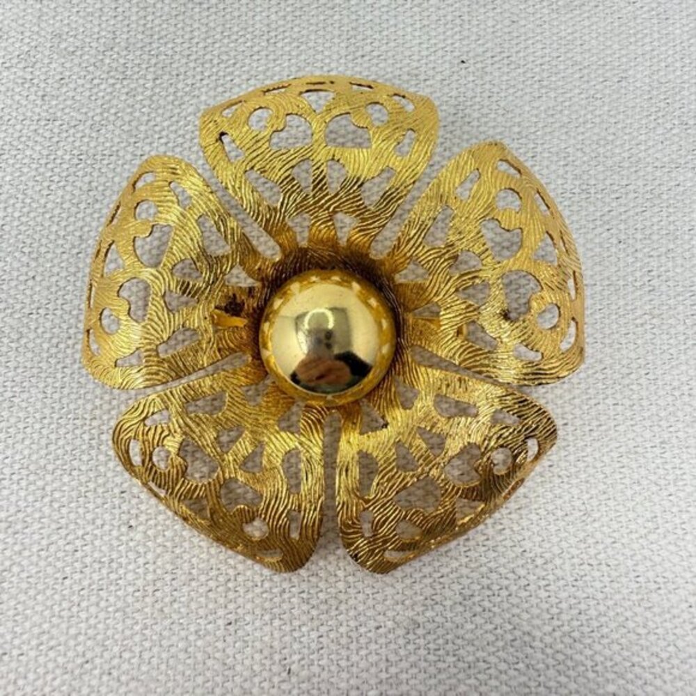 Vintage Flower Brooch Gold-Tone 3D Retro Mid-Century Classic Old Money
